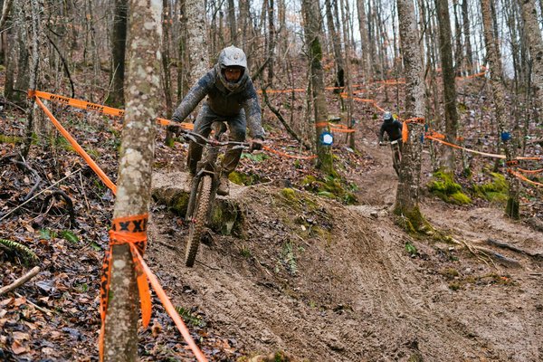 Pilates en plein air : profiter de la nature tout en se musclant