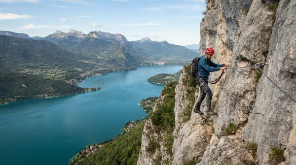 Top 5 parcours incontournables de via ferrata à Annecy